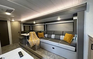 Scout -2024 Forest River Salem Cruise Lite 273QBXL