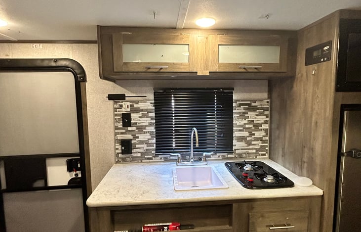2 burner stove and sink.
