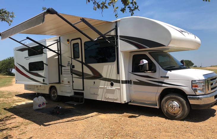 32.0 Redhawk 31XL Class C Motor Home | RVshare
