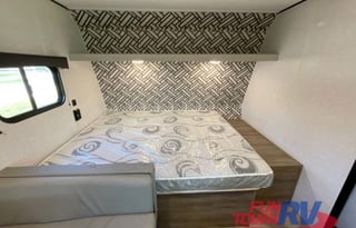 2024 CrossRoads RV Fun Time 19RR