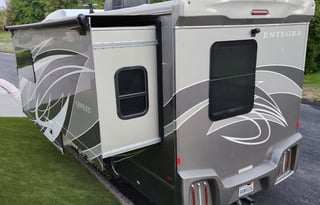 2021 Entegra Coach Qwest 24L