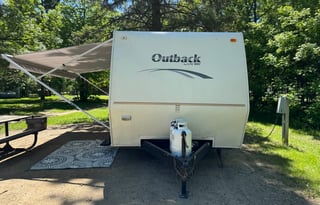 Updated Keystone Outback wBunks:Kid & Pet friendly