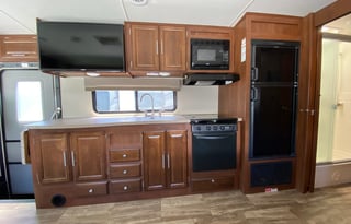 33-Georgetown GT3 LUXURY CLASS A 6 SLEEPER CLASS A