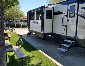 Grand Design Imagine 3210BH