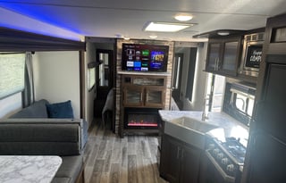 Cherokee Grey Wolf 26DBH Pet Friendly RV