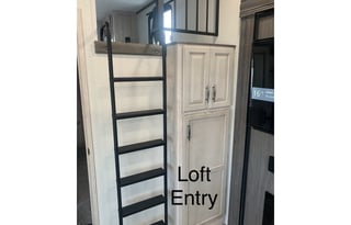 Luxury Glamping on Wheels (Pet Friendly)