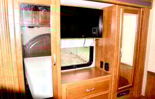 Challenger Luxury Class A Sleeps 4