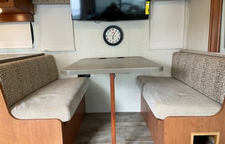 2018 Winnebago Vista 27PE