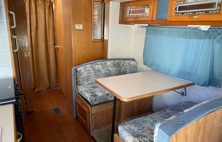 Cozy Gulf Stream RV- pets ok!