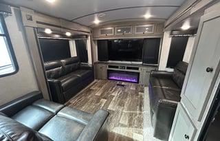 Unit 10-Outback with Large Rear Living & King Bed