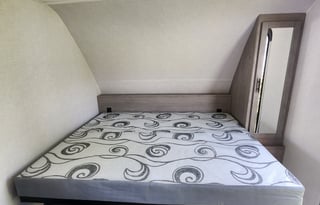 Brand new Coleman Light 1905BH