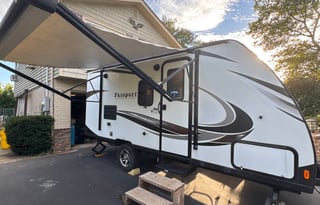 Pet Friendly 21’ Travel Trailer RV Rental