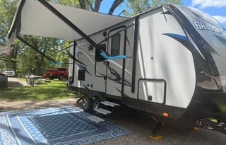 Cozy Cruiser Cabin