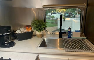 Wahoo! 2021 Airstream RV Caravel 20FB