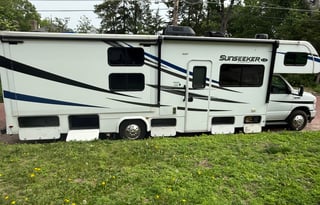 2021 Forest River RV Sunseeker 3250DSLE