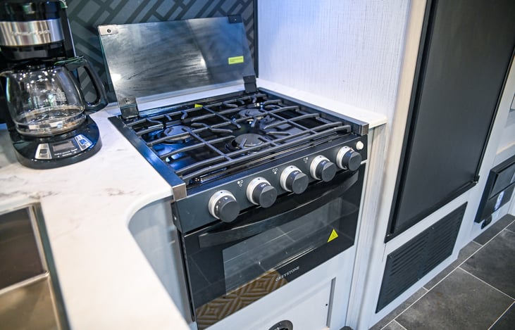 We’ve got you covered with pots, pans, and utensils included—everything you need to cook up your favorite meals without missing a beat. Whether you’re whipping up a quick breakfast or preparing a gour