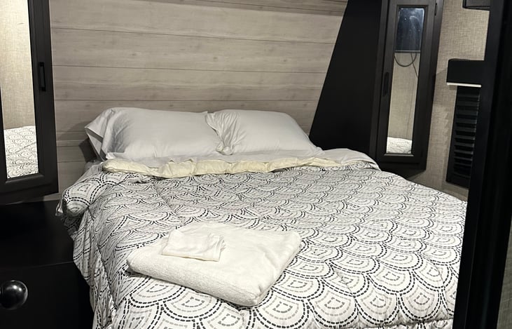 master bedroom queen sized bed