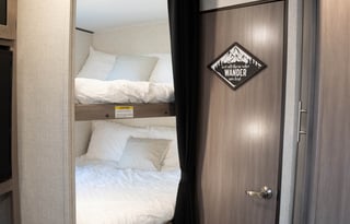 FULLY LOADED Spacious Bunkhouse