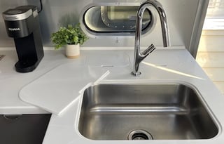 2021 Airstream Globetrotter 27FB - The LainnaBelle