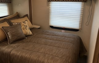 Redhawk Retreat- Pets Allowed!!