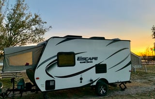 2017 KZ Escape Kid Approved Pet Friendly Lightweight Expandable RV Rental