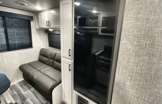 TWO HEARTS, ONE CAMPER: MOUNTAIN VIEWS