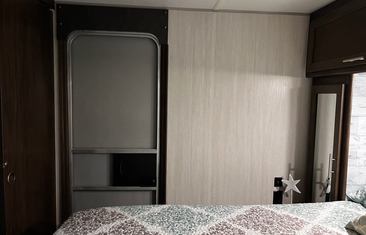 2nd exit door in bedroom.