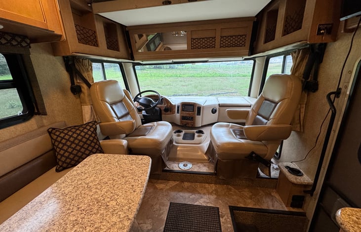 Captain’s chairs swiveling