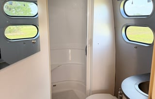 Airstream Glamping in Style/Remote OfficeStarlink