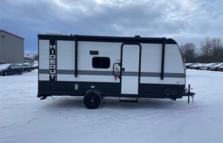 2024 Bunkhouse Camper Sleeps 5 Perfect for Camping