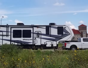 Grand Design Momentum M-Class 351M