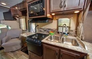 24' Thor Freedom Elite is a breeze to drive!