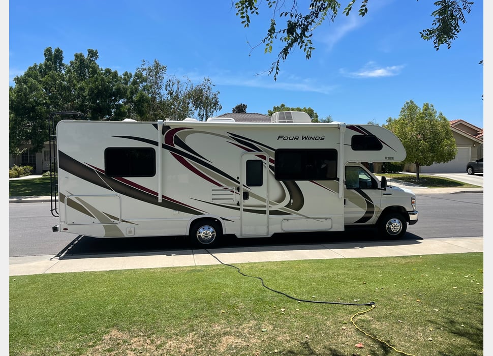 Class C Motor Home rentals in Bakersfield