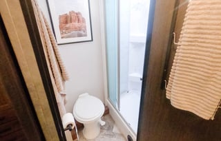 2021 27' RV with 3 Slides