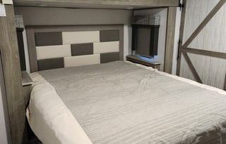 Goose neck and must have 50 amp outlet