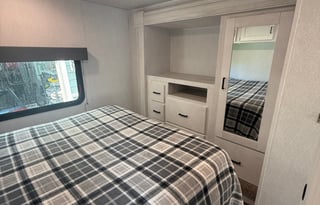 2024 EAST TO WEST Entrada 3100FB