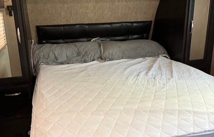 Queen size master bedroom