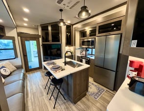 Alliance RV Valor 36V11