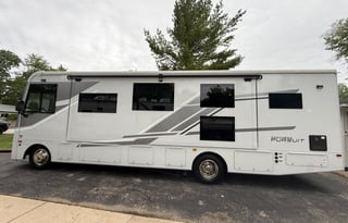 Family Road Trip RV: 2025 Class A Bunkhouse