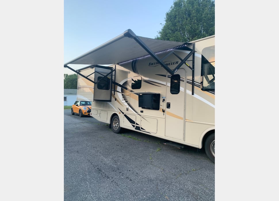 Class A Motor Home rentals in MOUNT ROYAL