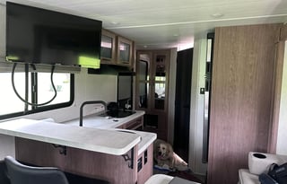 The Labrador Lodge – Pet-Friendly, Off-Grid Camper