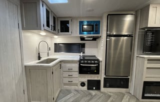 2022 East West Della Terra 312BH with bunkhouse