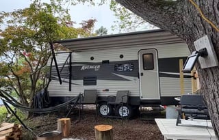Pet friendly 28 foot avenger 26BH travel trailer