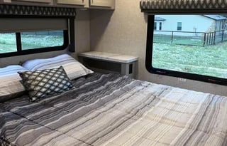 2023 Thor Geneva 31VA Bunkhouse