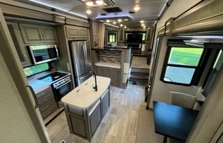 Hannah's Montana - 2021 Keystone RV Montana 3761FL
