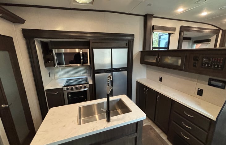 Kitchen with lots of prep/counter area.