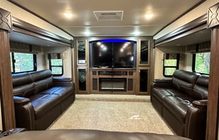 2018 Forest River RV Sandpiper 377FLIK