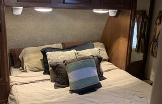 2015 Coachmen Freedom Express 320BHDS