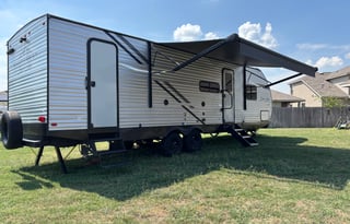 Ready-to-Camp Travel Trailer- Sleeps 8-9