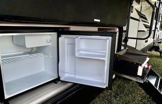 Easy Come, Easy Go RV | 2 Miles From F1 & COTA